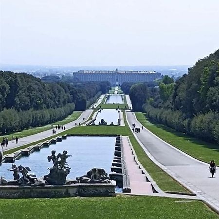 Готель Royal Palace Gate San Nicola La Strada Екстер'єр фото