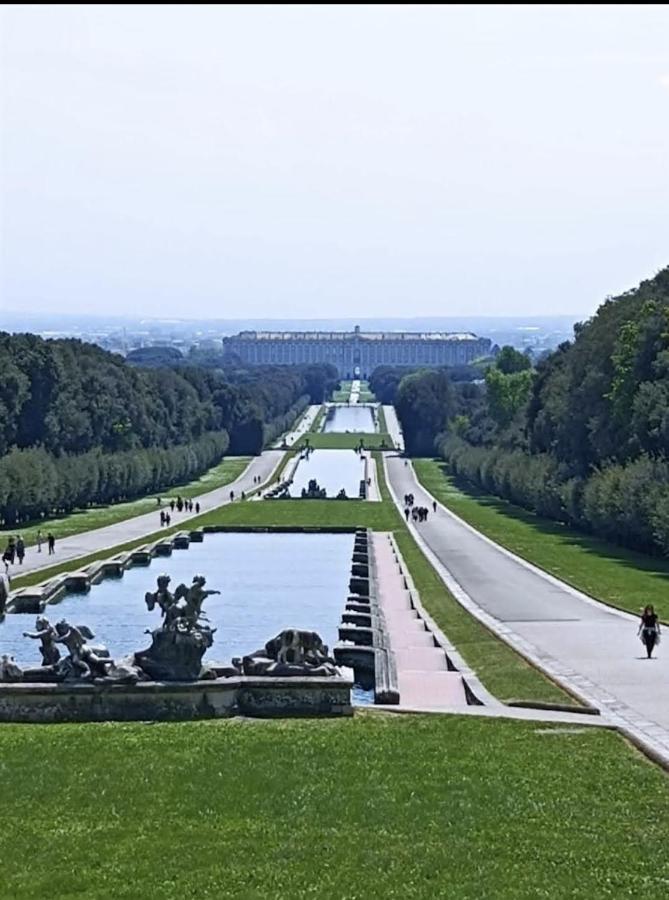 Готель Royal Palace Gate San Nicola La Strada Екстер'єр фото